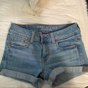 medium wash jean shorts